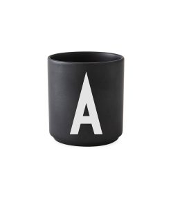 Alternative view of Design Letters Porzellan-Becher A Schwarz