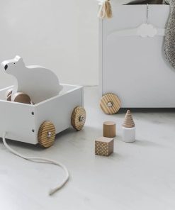 Kleine Spielzeugkiste mit Rädern